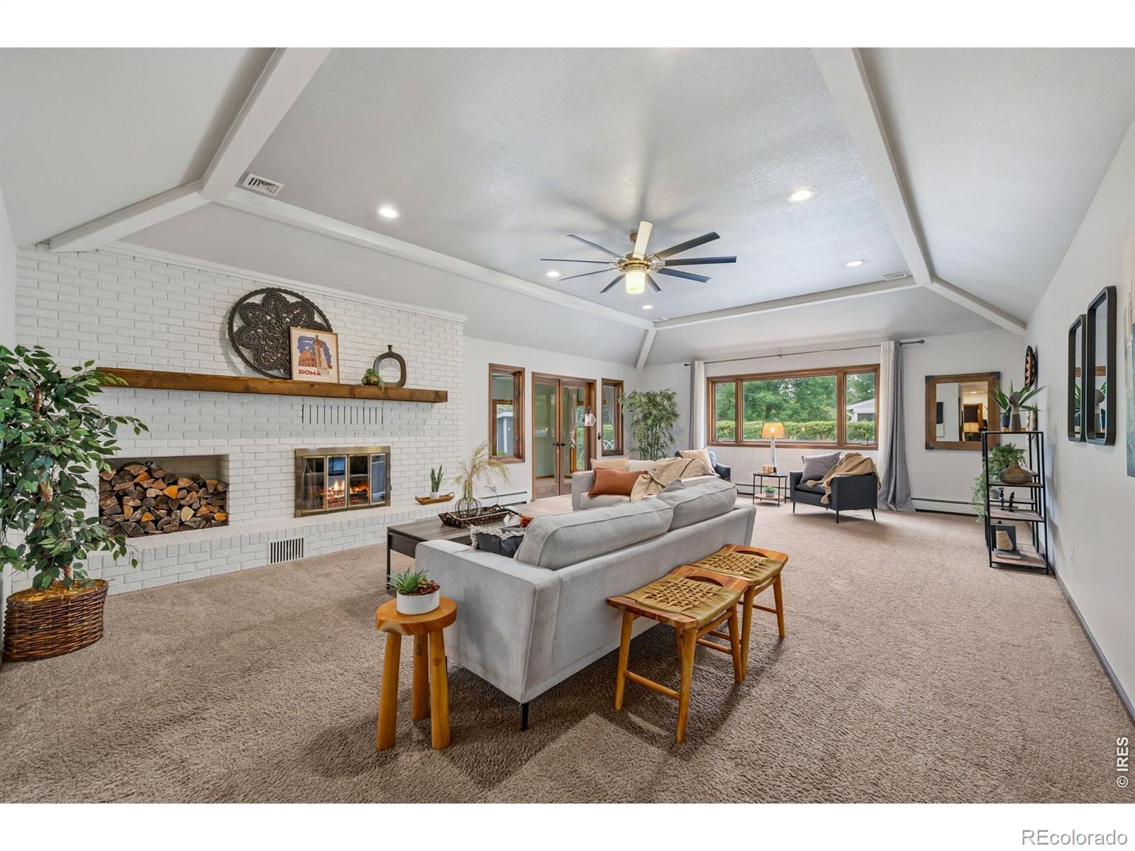 1916 Pawnee Drive