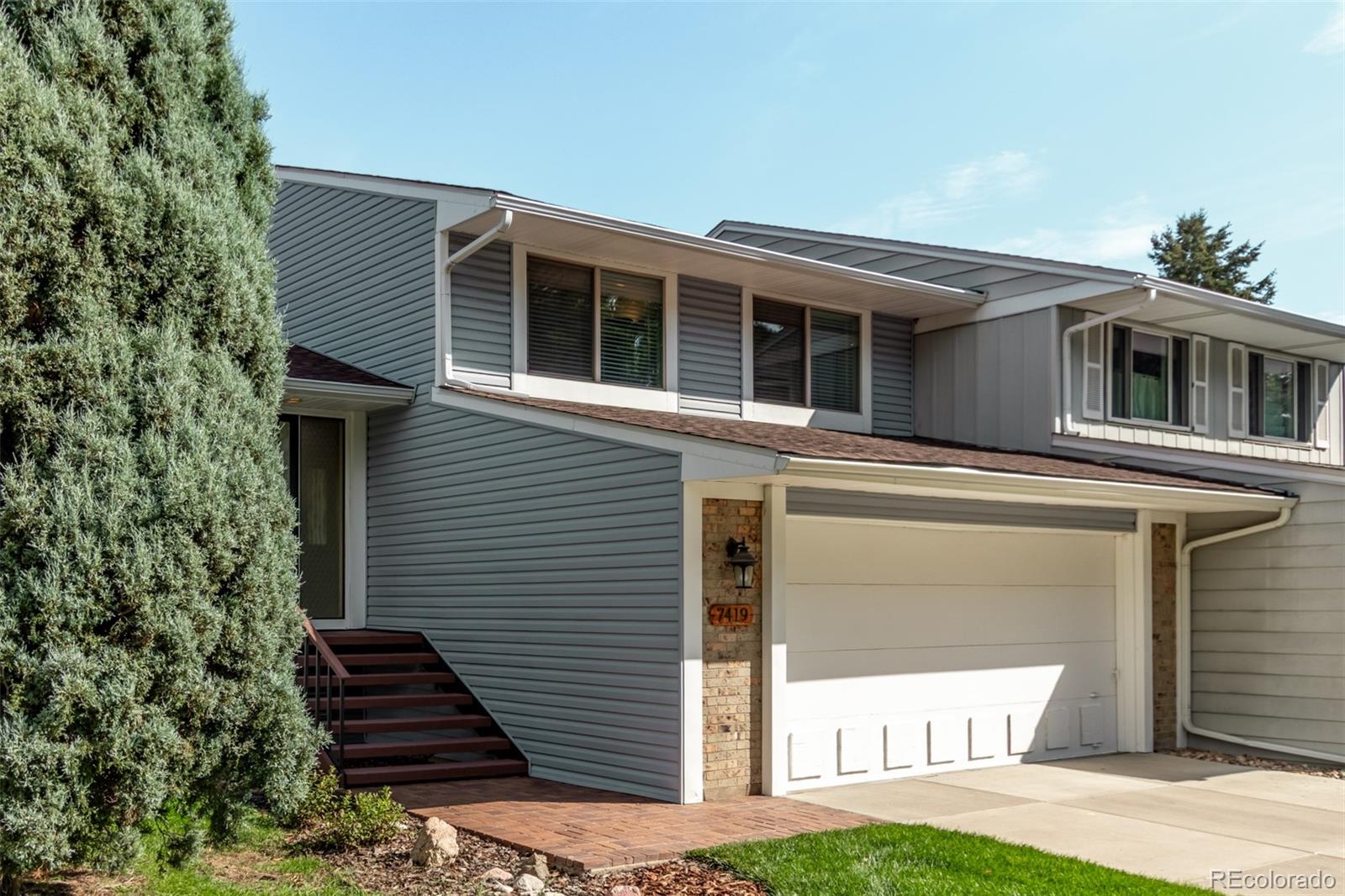 7419 W Maple Drive