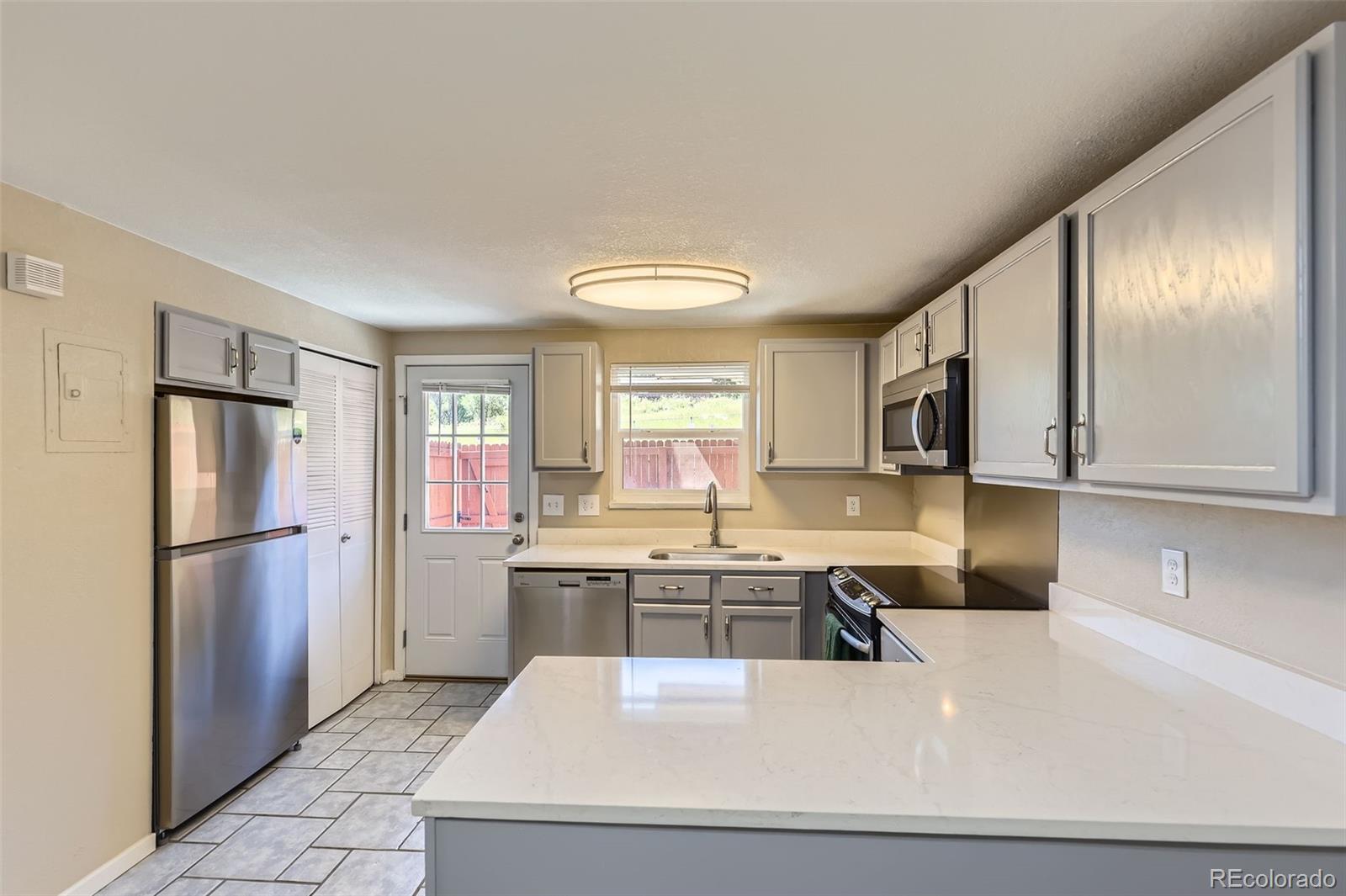 5828 S Pearl Street, Centennial, CO, 80121 4 5828 S Pearl Street