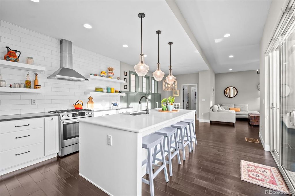 Photo of 15594 W Harvard Avenue, Lakewood, CO 80228 (MLS # 6967991)