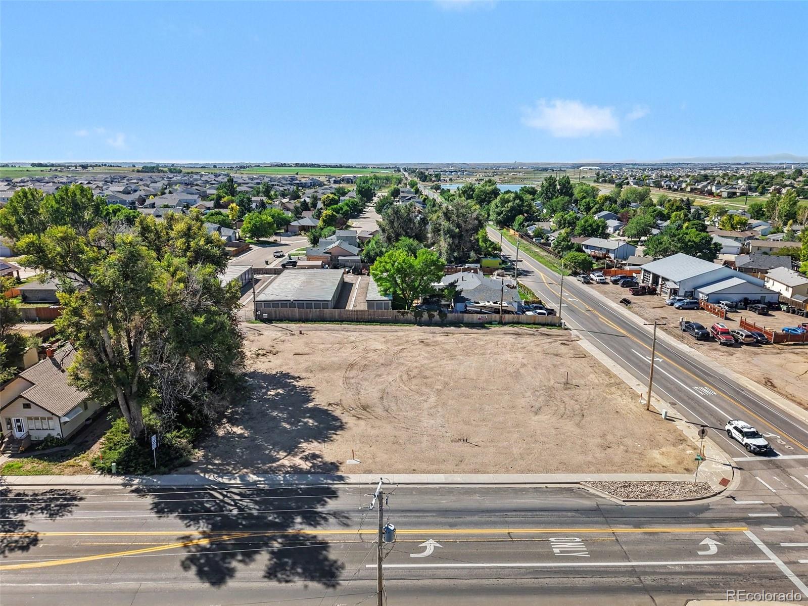 E 4th Avenue