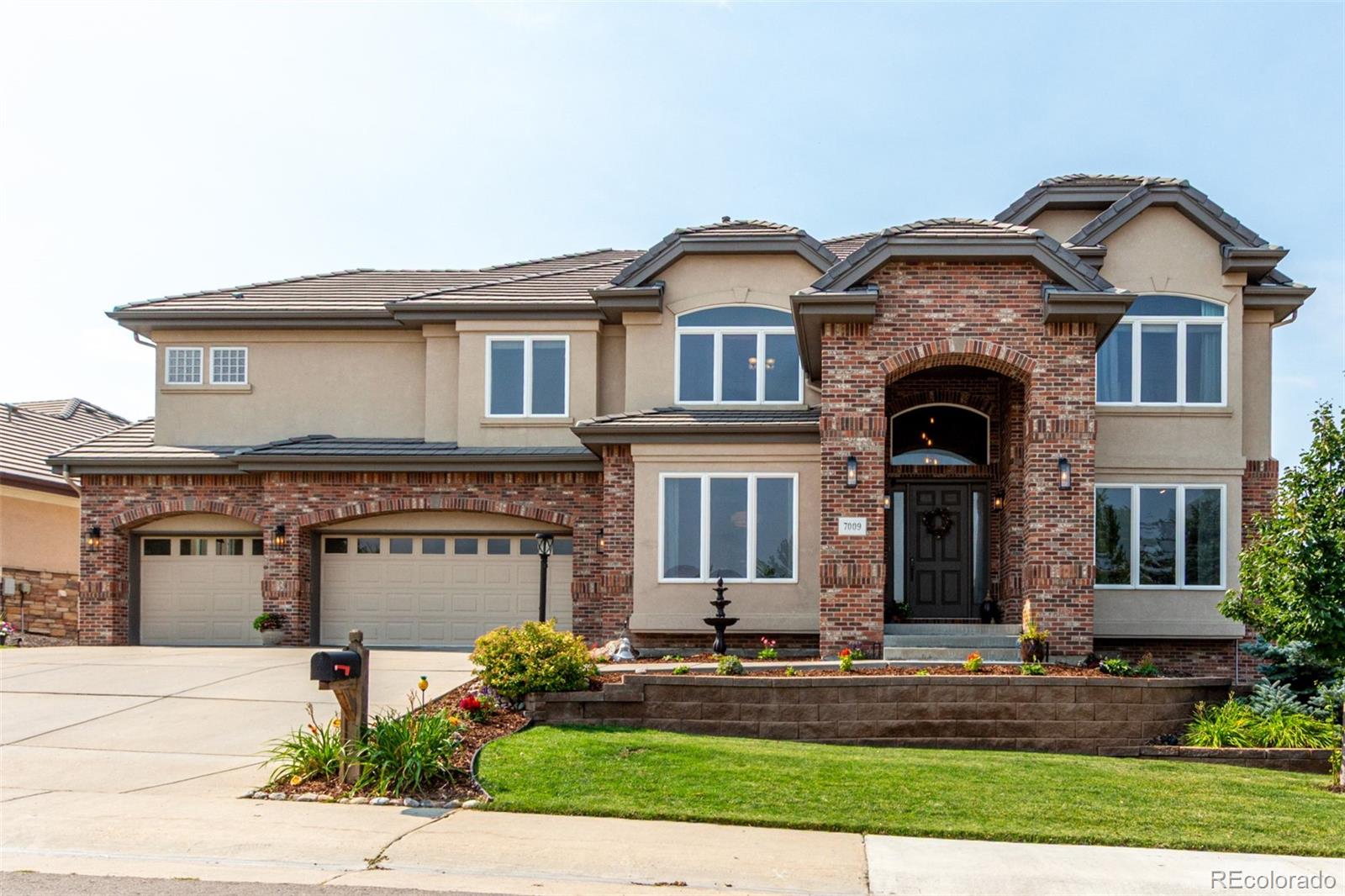 7009 S Netherland Way