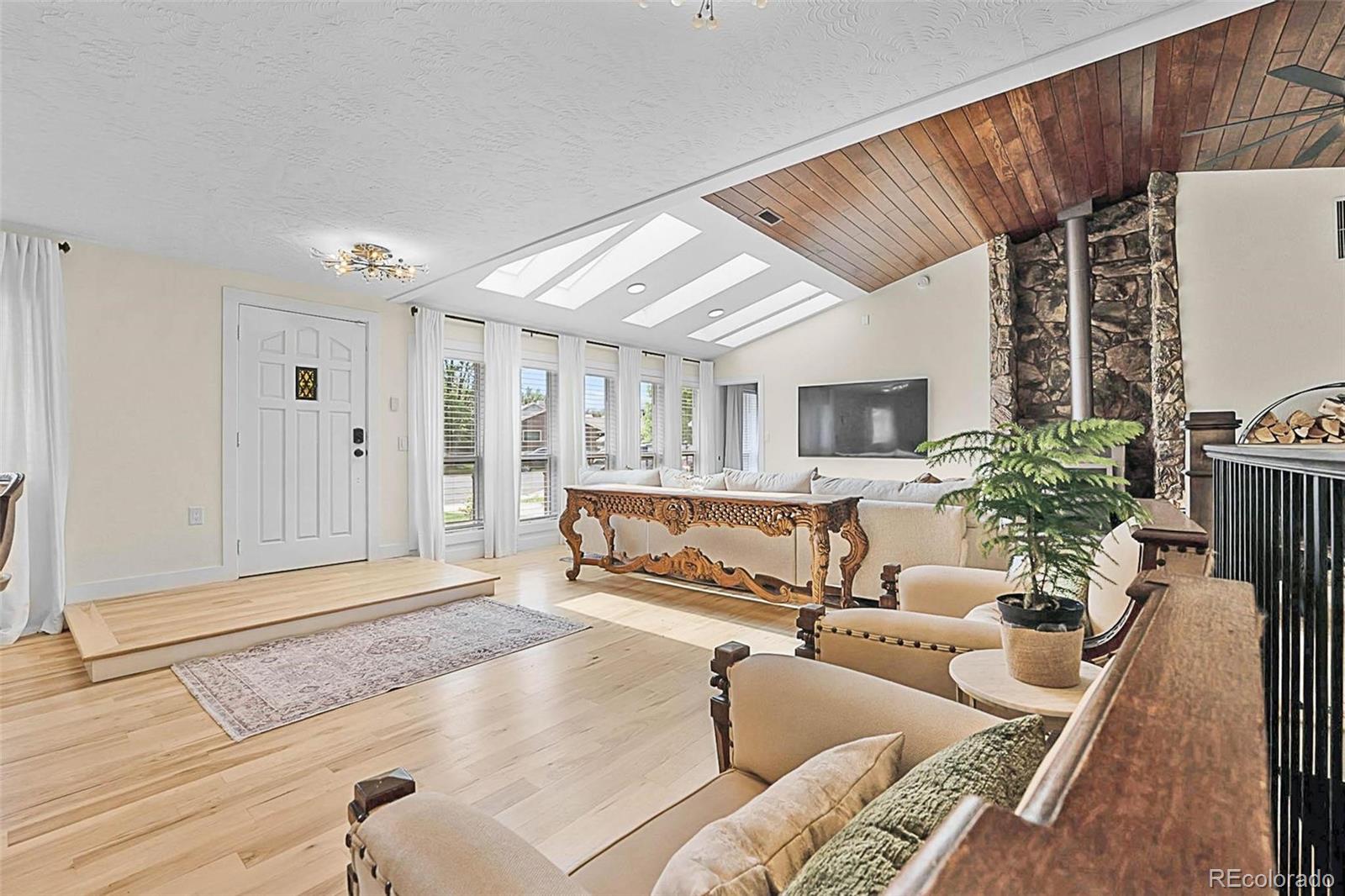 6223 W Flora Place