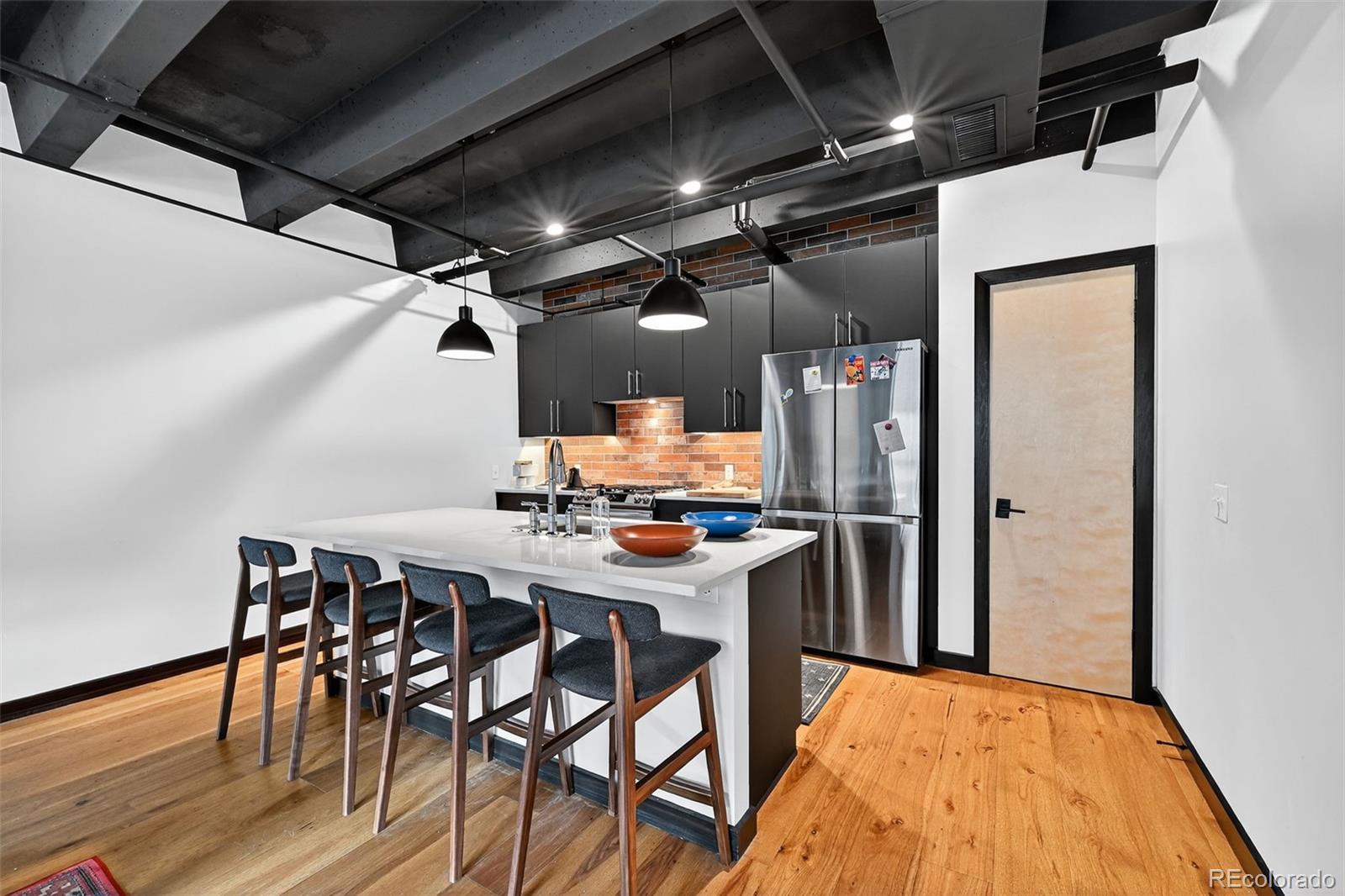 20 Boulder Crescent Street 202