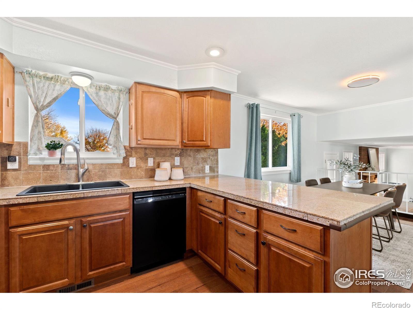 5204 S Richfield Street