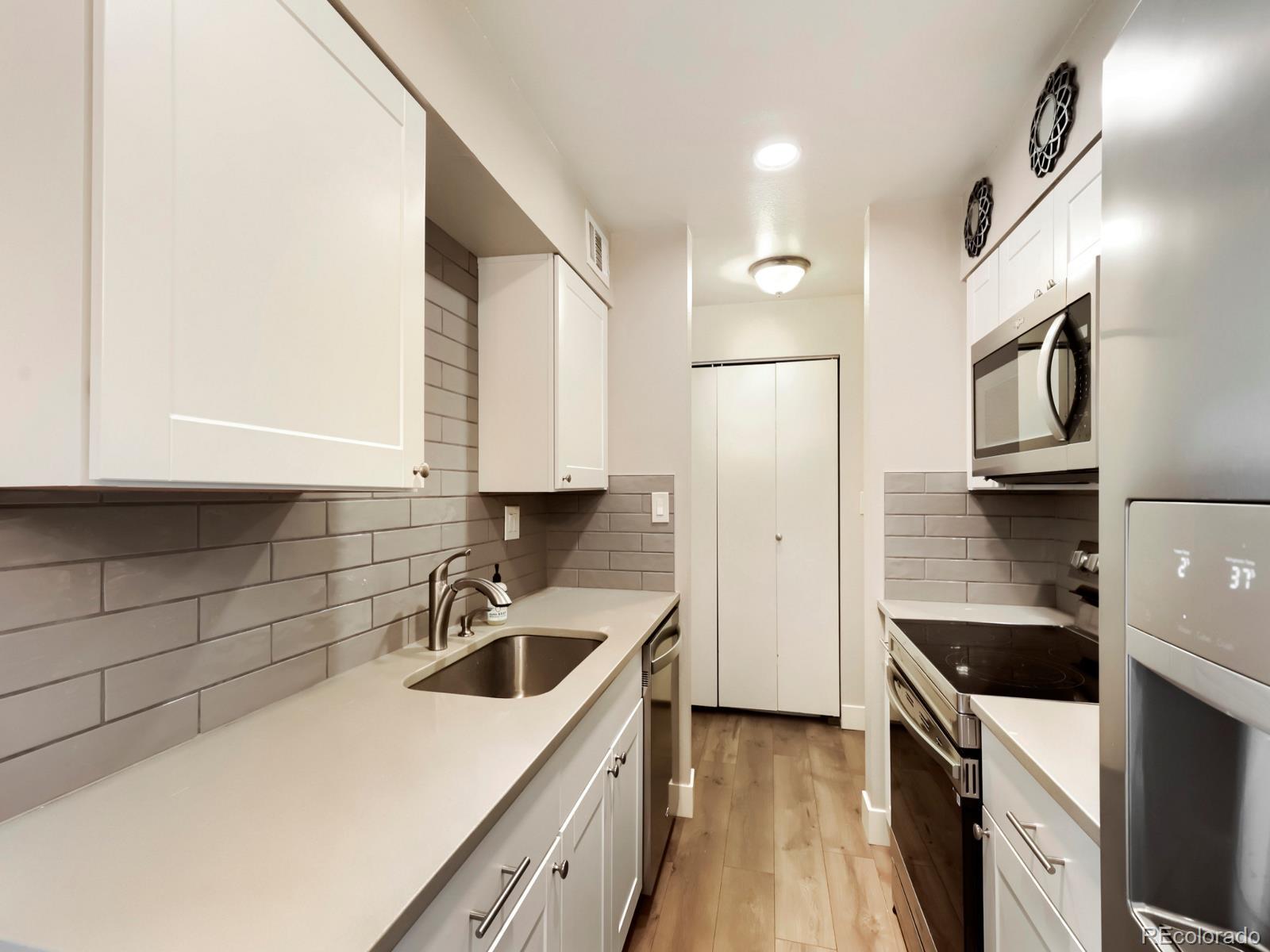 190 E Highline Circle 202