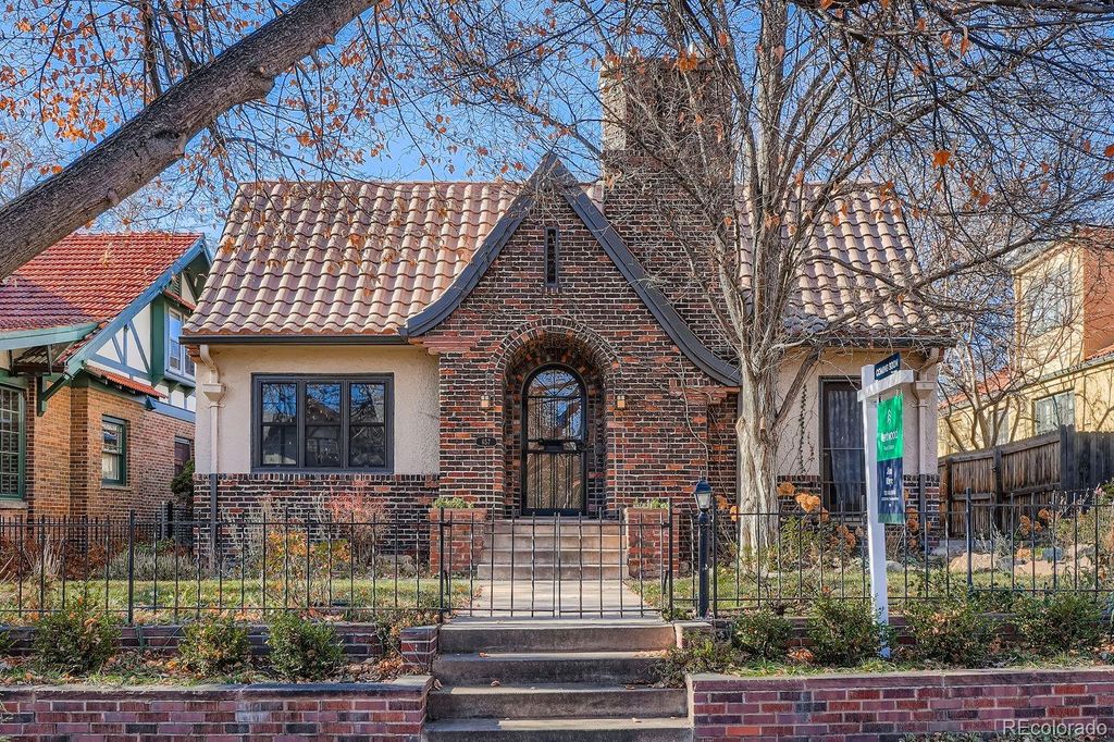 Photo of 657 Columbine Street, Denver, CO 80206 (MLS # 2759711)