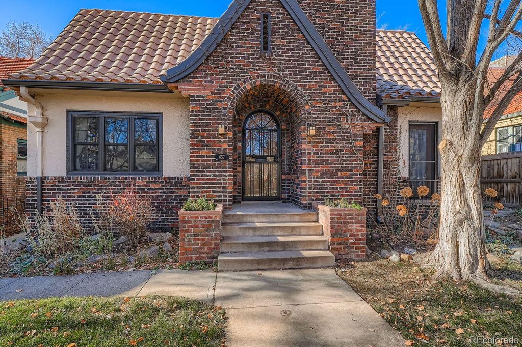 Photo of 657 Columbine Street, Denver, CO 80206 (MLS # 2759711)