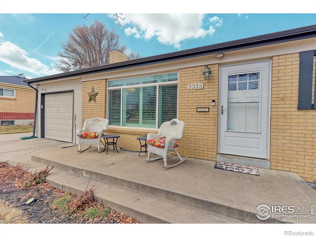 Photo of 3333 W Wagon Trail Drive, Englewood, CO 80110 (MLS # IR1051031)