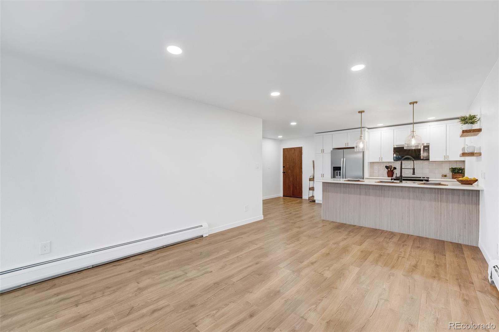 1200 Golden Circle 506