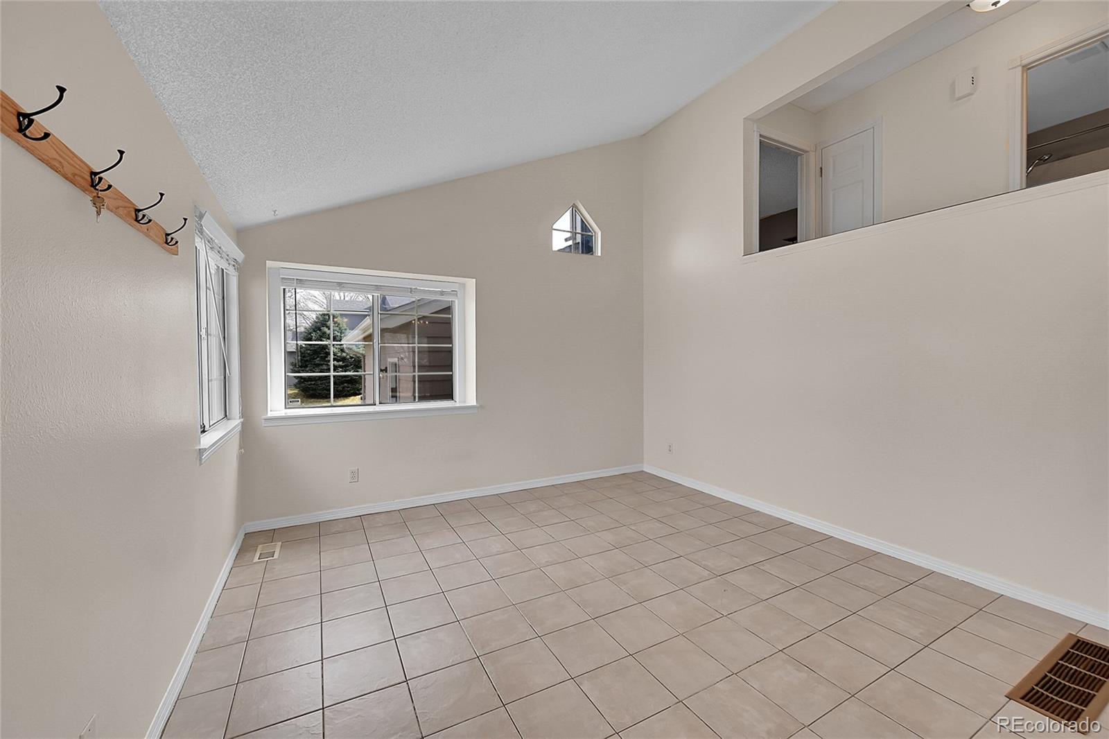 598 Arden Circle