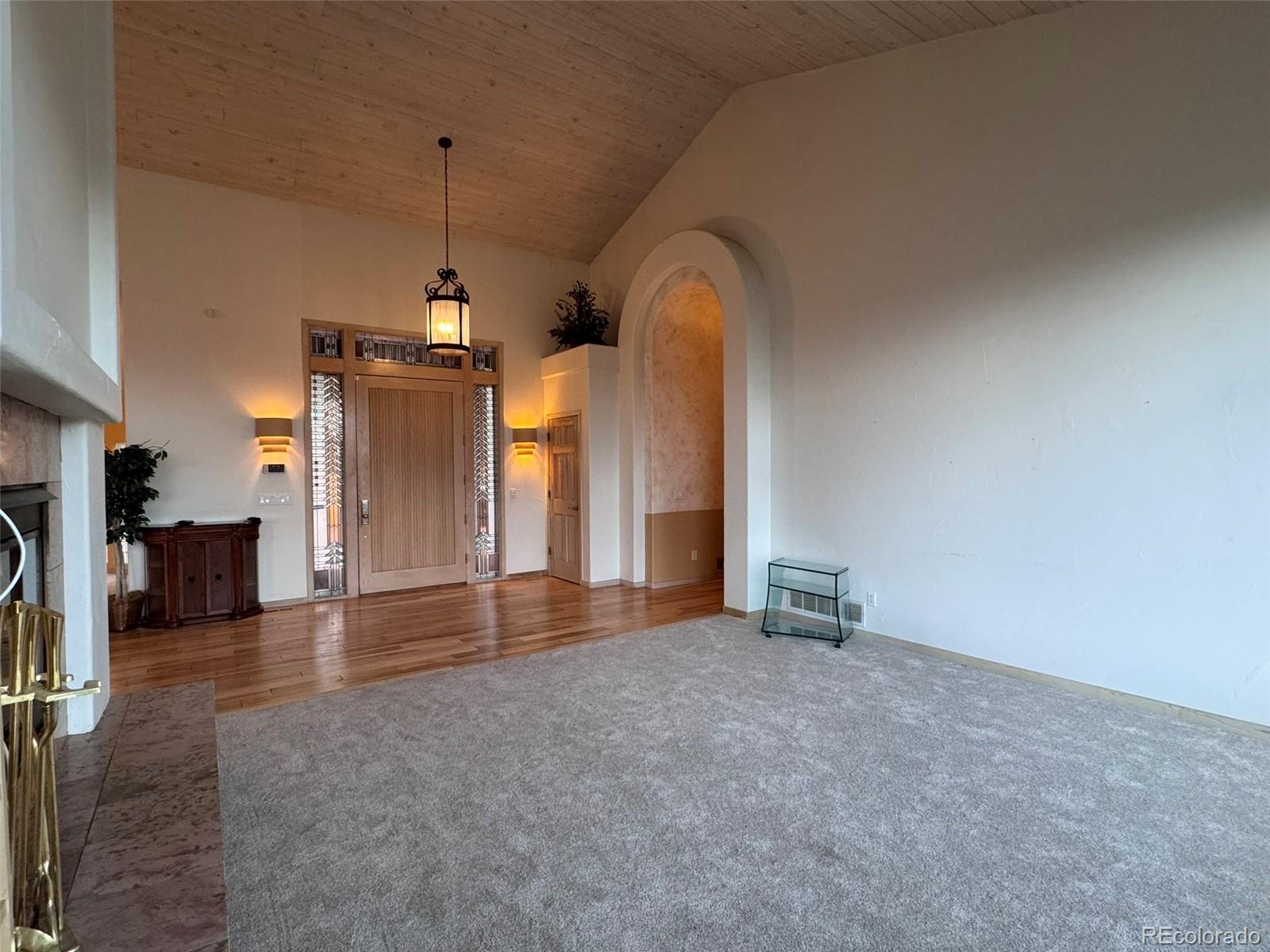 935 Castle Ridge Road