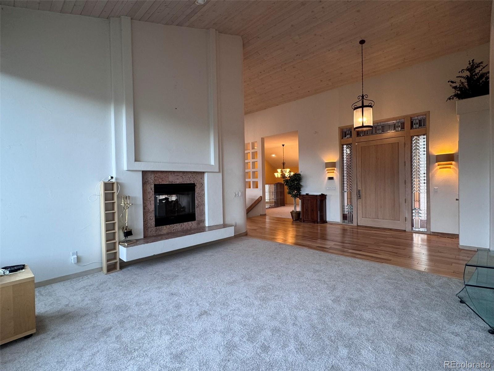 935 Castle Ridge Road