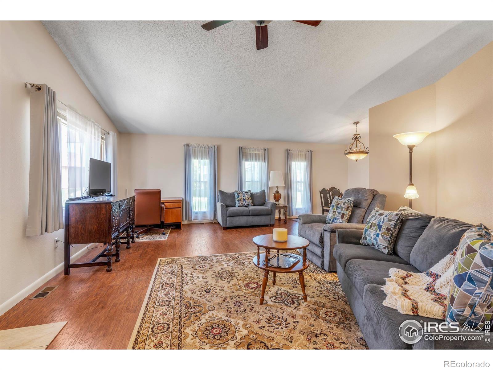 23 Scott Drive N