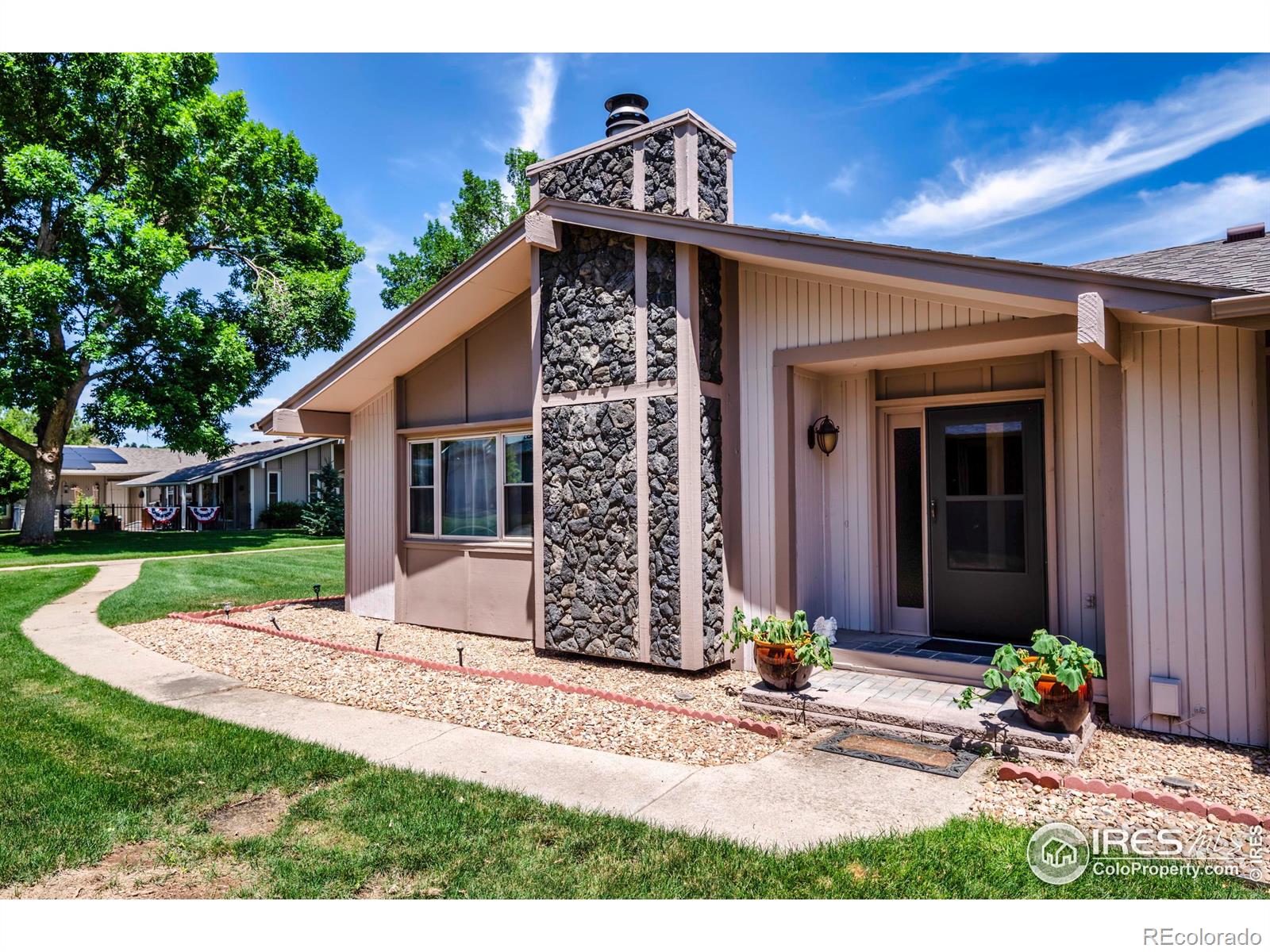23 Scott Drive N