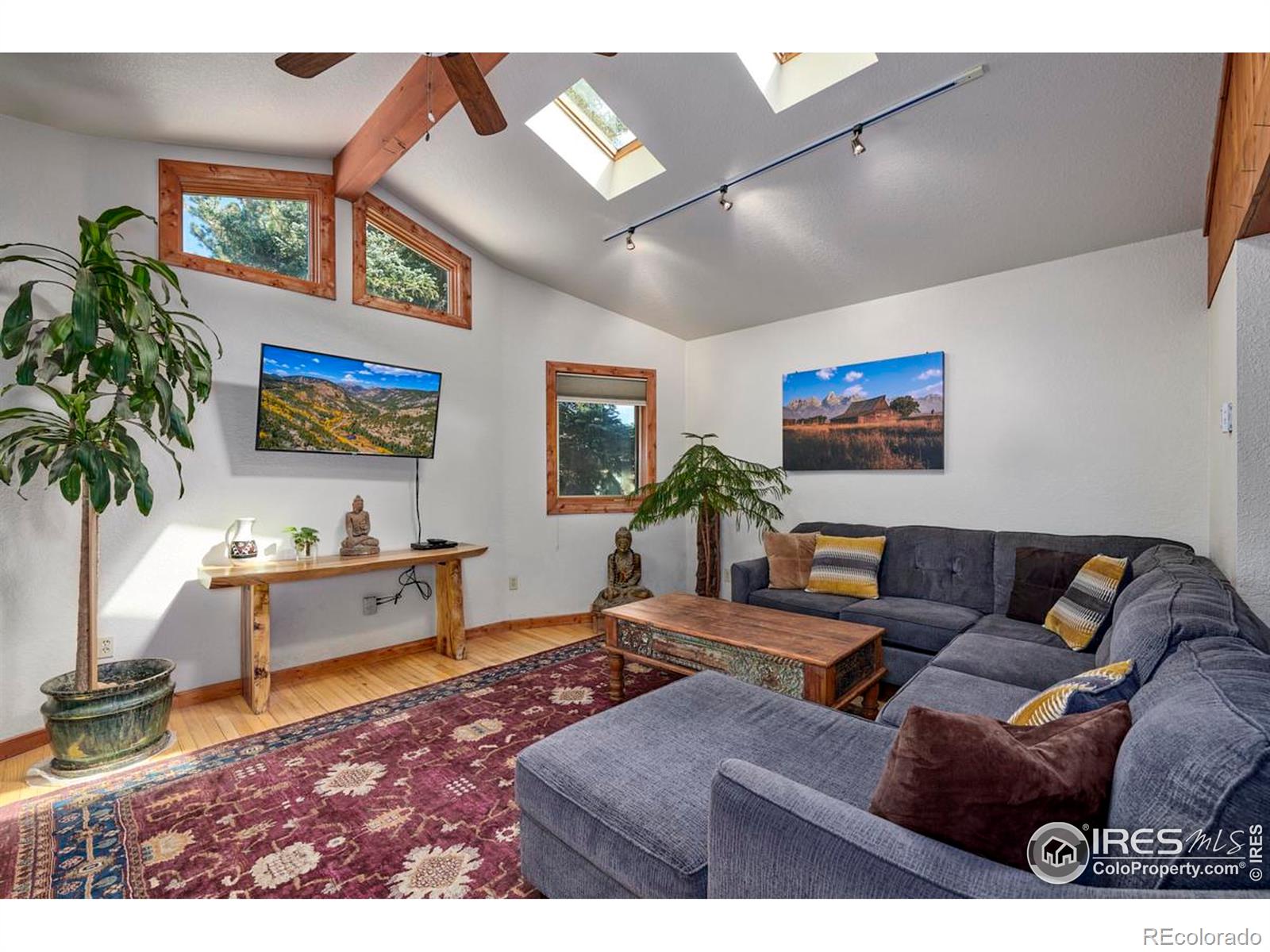 850 W 5th Street