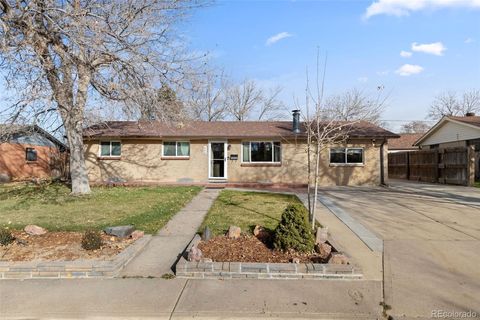Photo of 642 S Racine Street, Aurora, CO 80012 (MLS # 4094042)