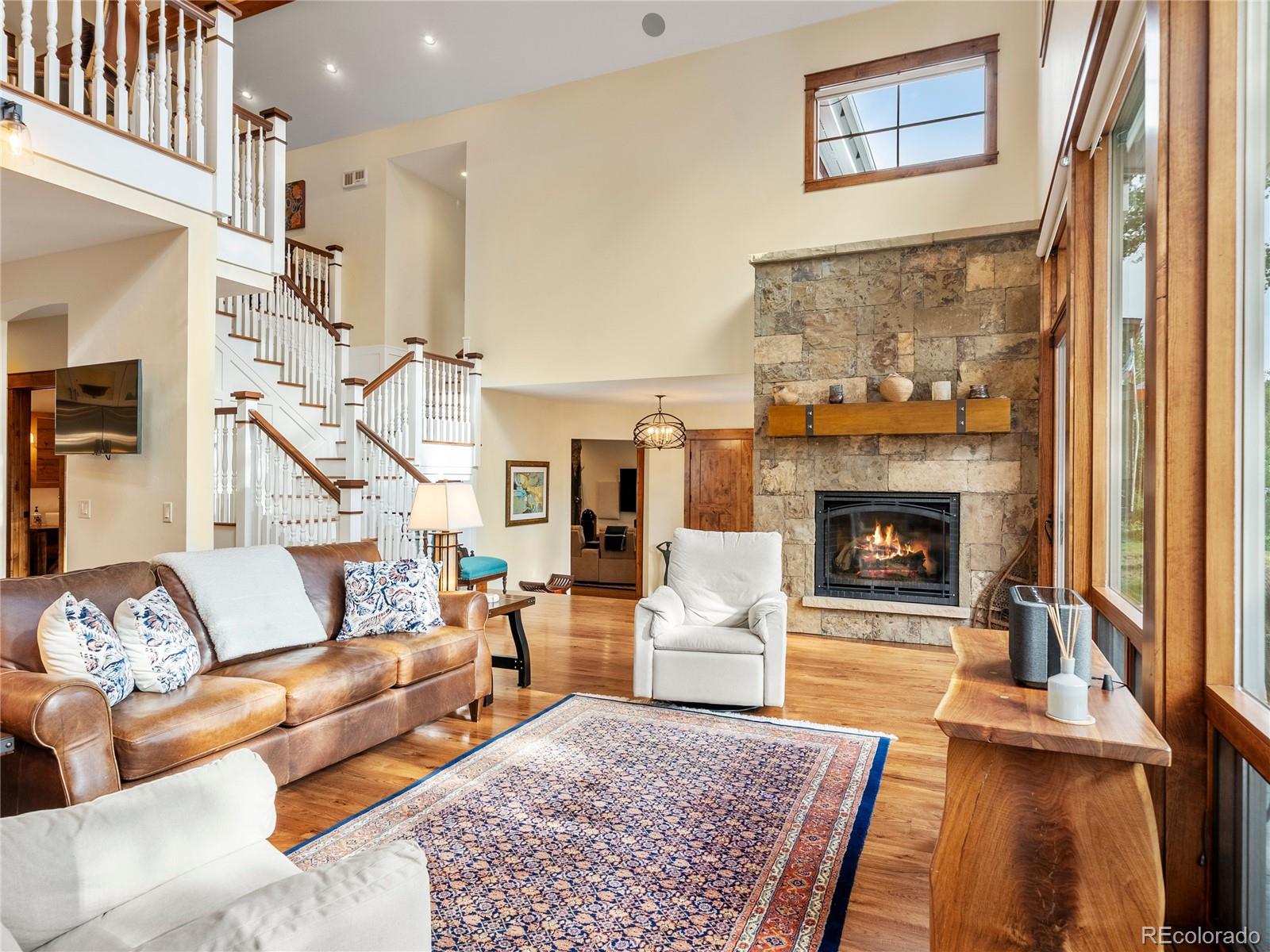 104 N Gold Flake Terrace