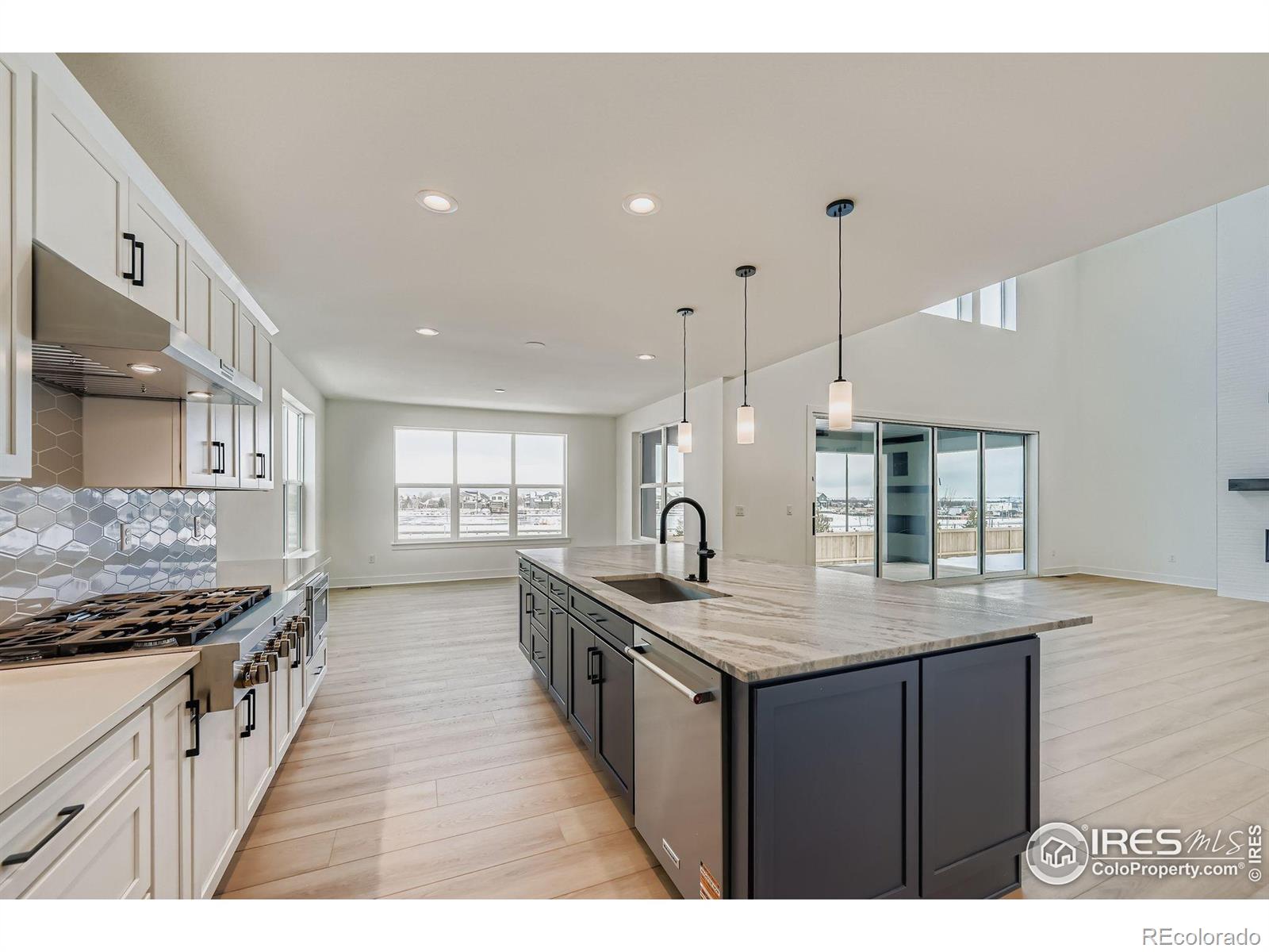 3142 Westcliff Drive