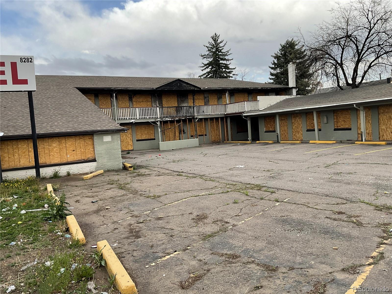 8282 E Colfax