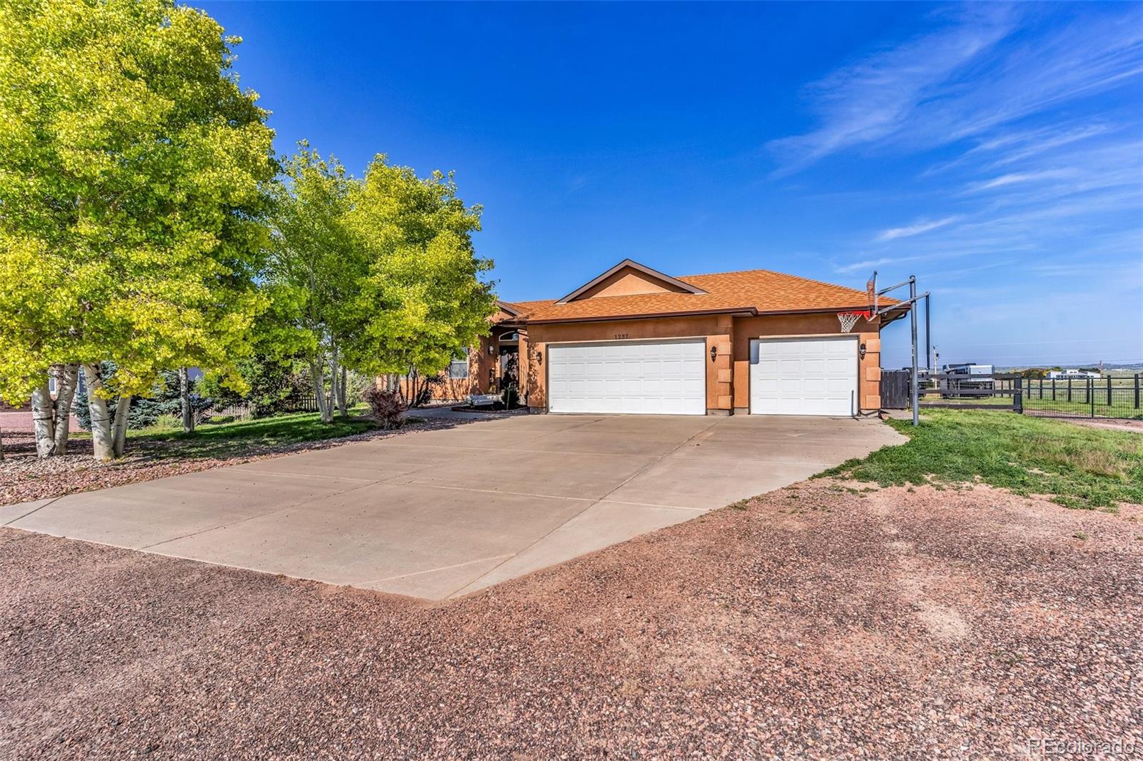 1237 N Stratton Drive