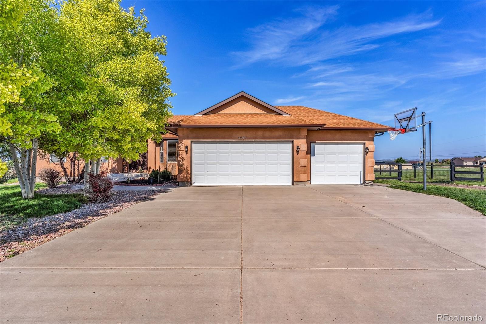 1237 N Stratton Drive