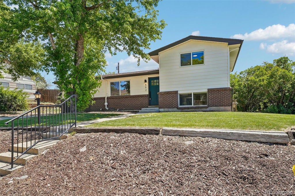 Photo of 862 S Simms Street, Lakewood, CO 80228 (MLS # 5053782)