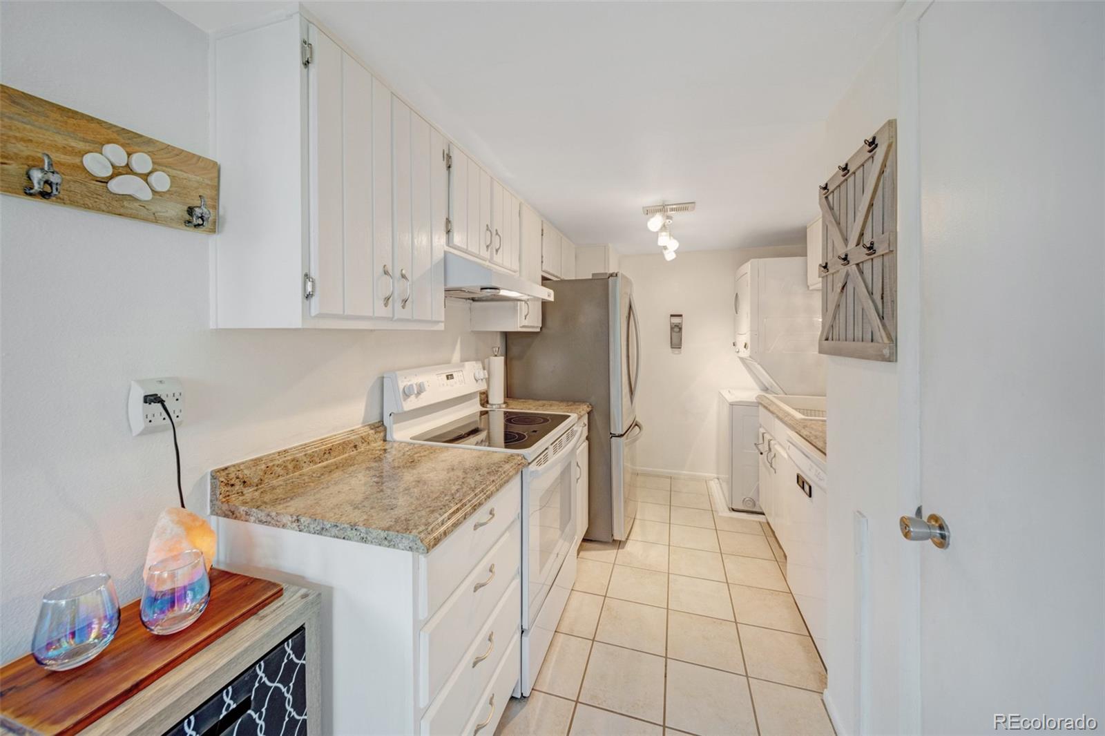 3351 S Field Street 99