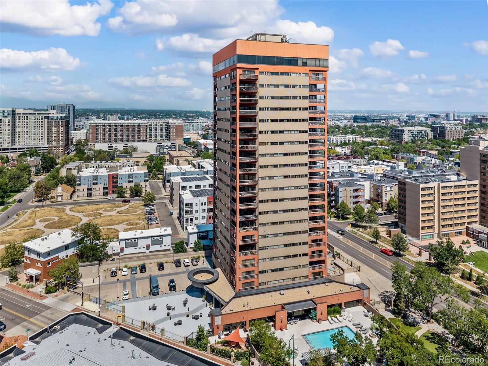 100 Park Avenue W 1303