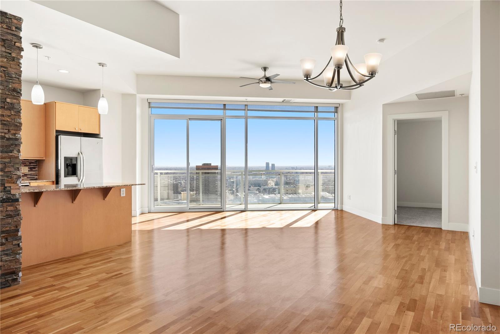 2001 Lincoln Street 2422