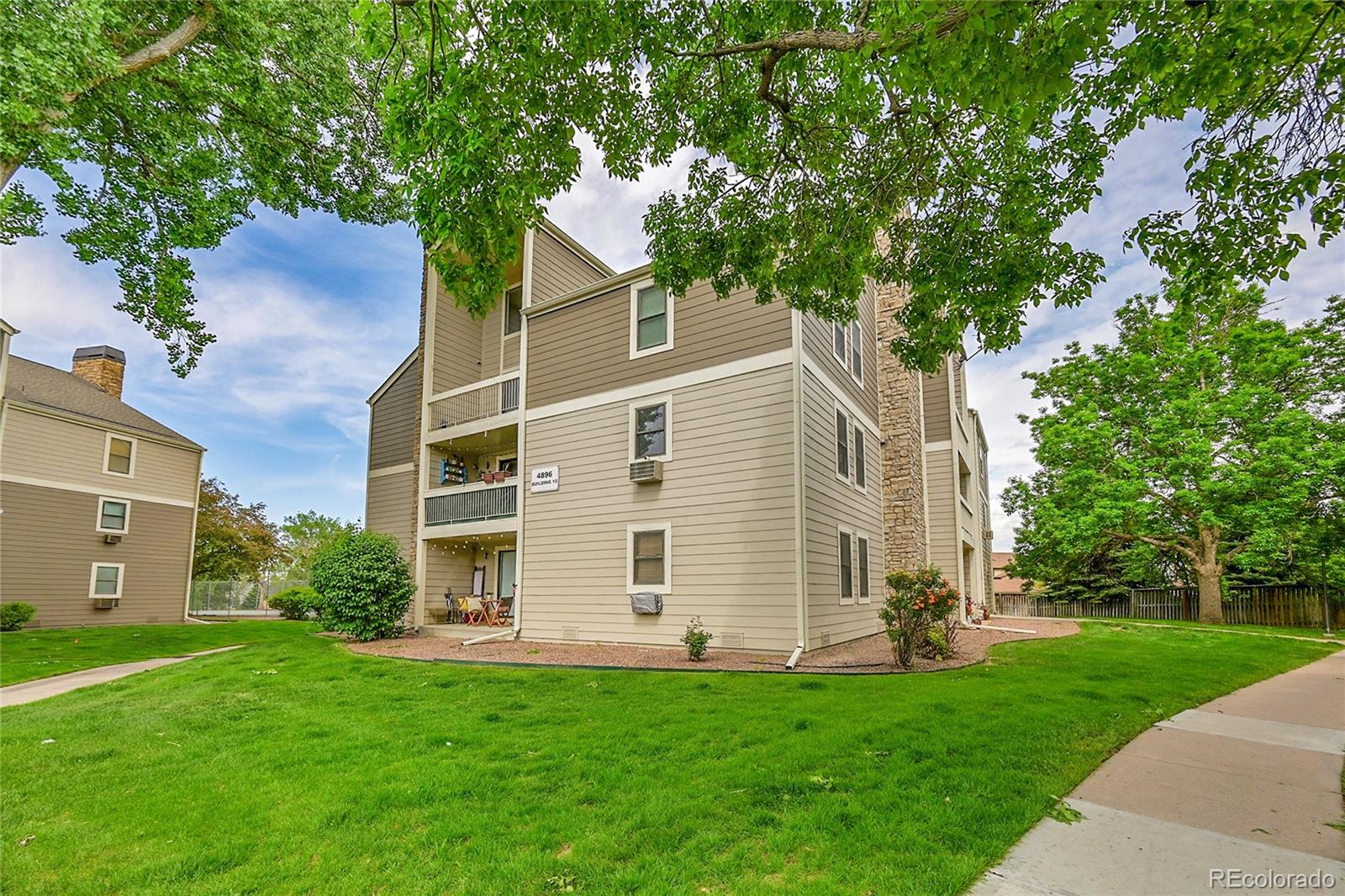 4896 S Dudley Street 10-1