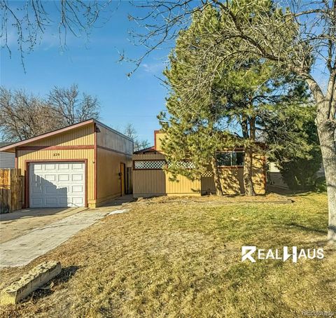 Photo of 335 S Monaco St Pkwy, Denver, CO 80224 (MLS # 9892078)