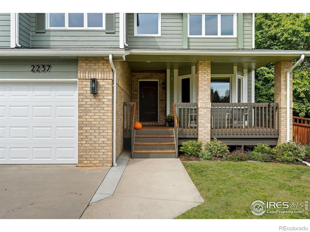 Photo of 2237 Eagleview Way, Longmont, CO 80504 (MLS # IR1044402)