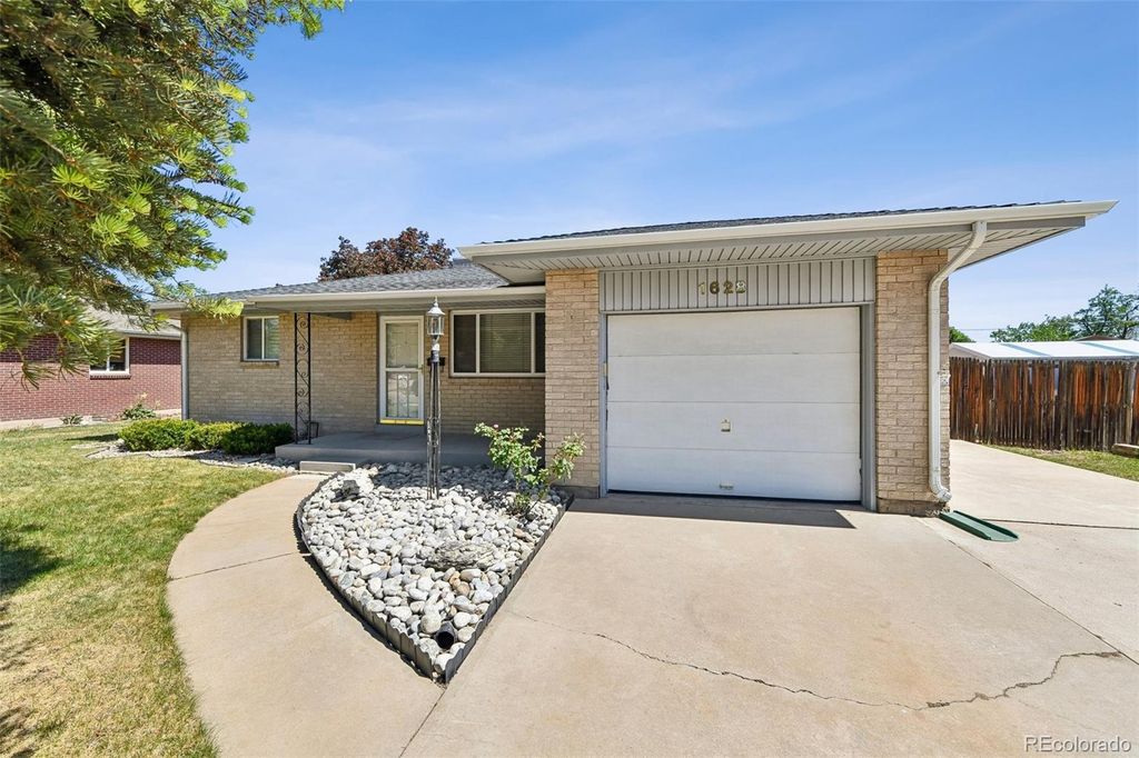 Photo of 1628 S Dudley Court, Lakewood, CO 80232 (MLS # 6052877)
