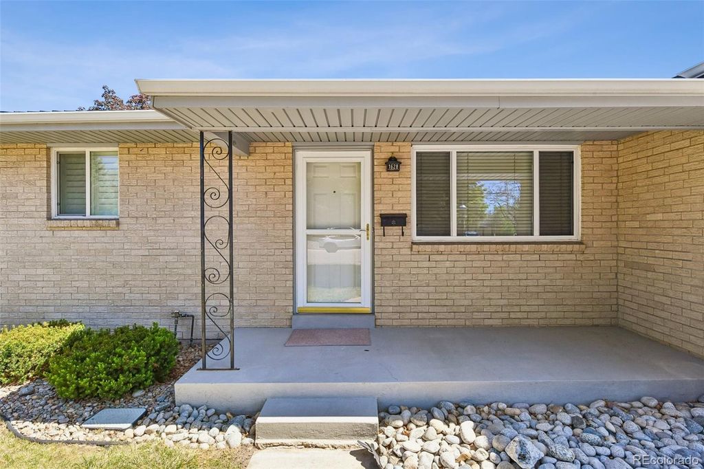 Photo of 1628 S Dudley Court, Lakewood, CO 80232 (MLS # 6052877)
