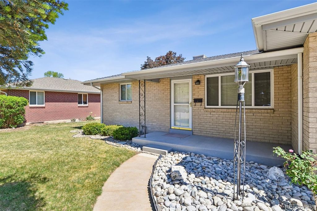 Photo of 1628 S Dudley Court, Lakewood, CO 80232 (MLS # 6052877)