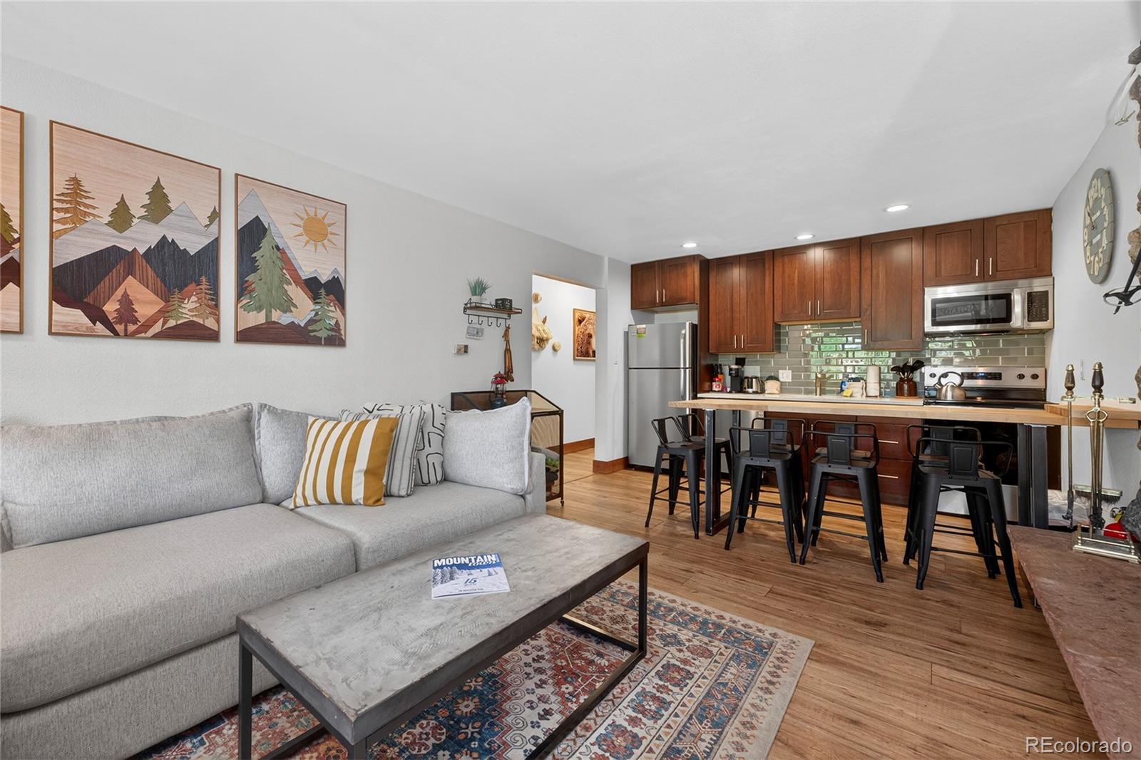 518 Hi Country Drive 13-14