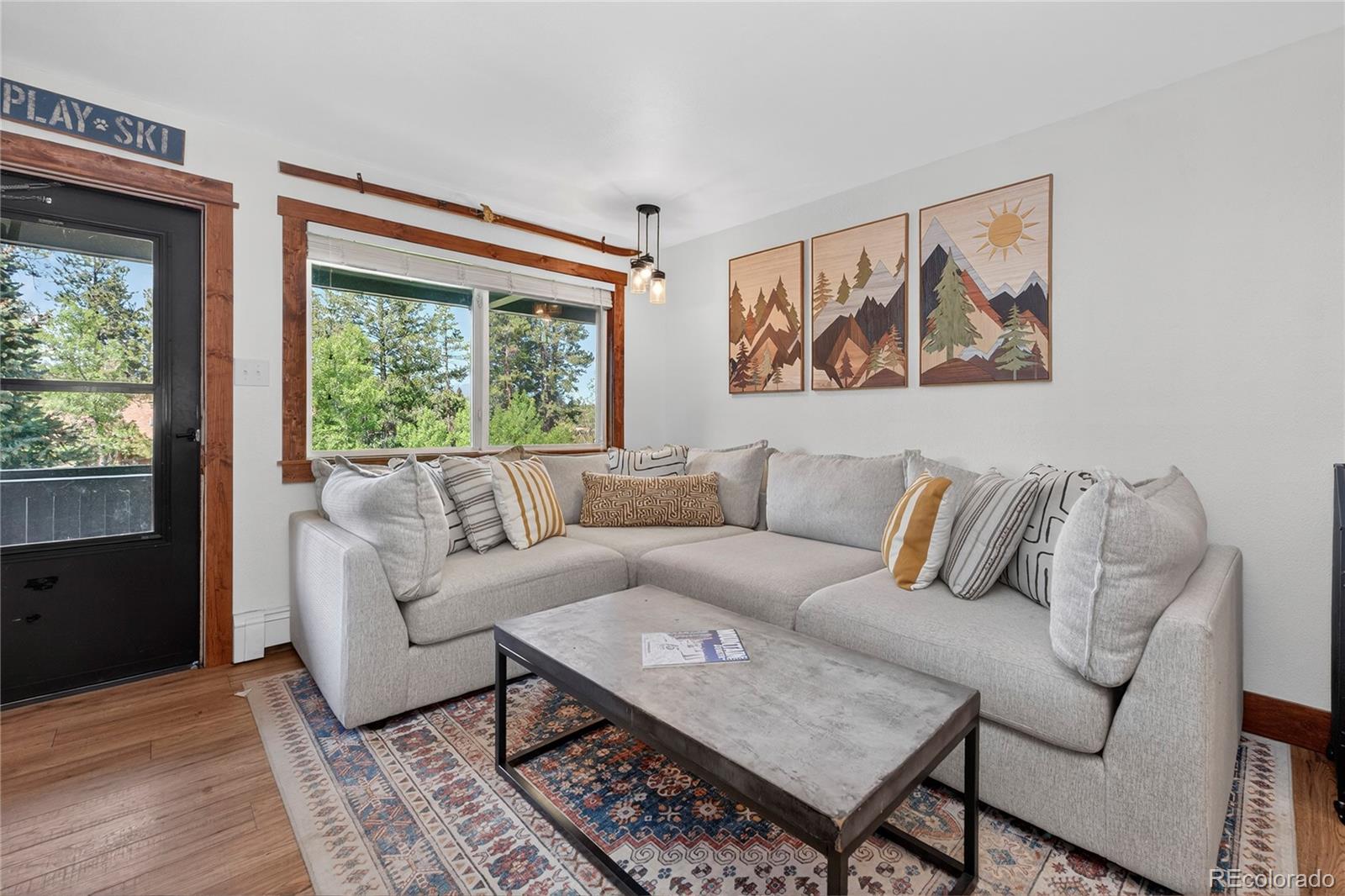 518 Hi Country Drive 13-14