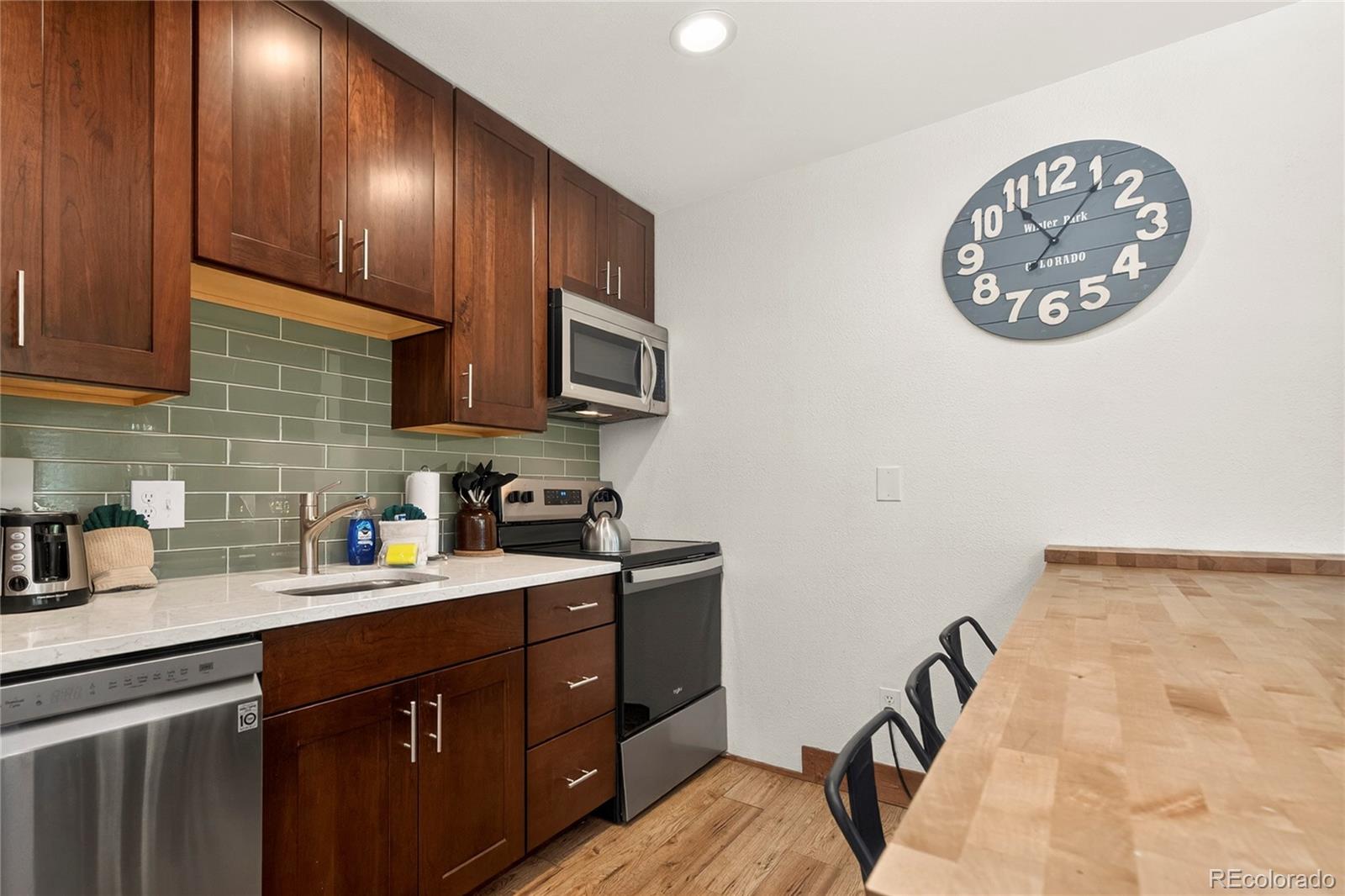 518 Hi Country Drive 13-14