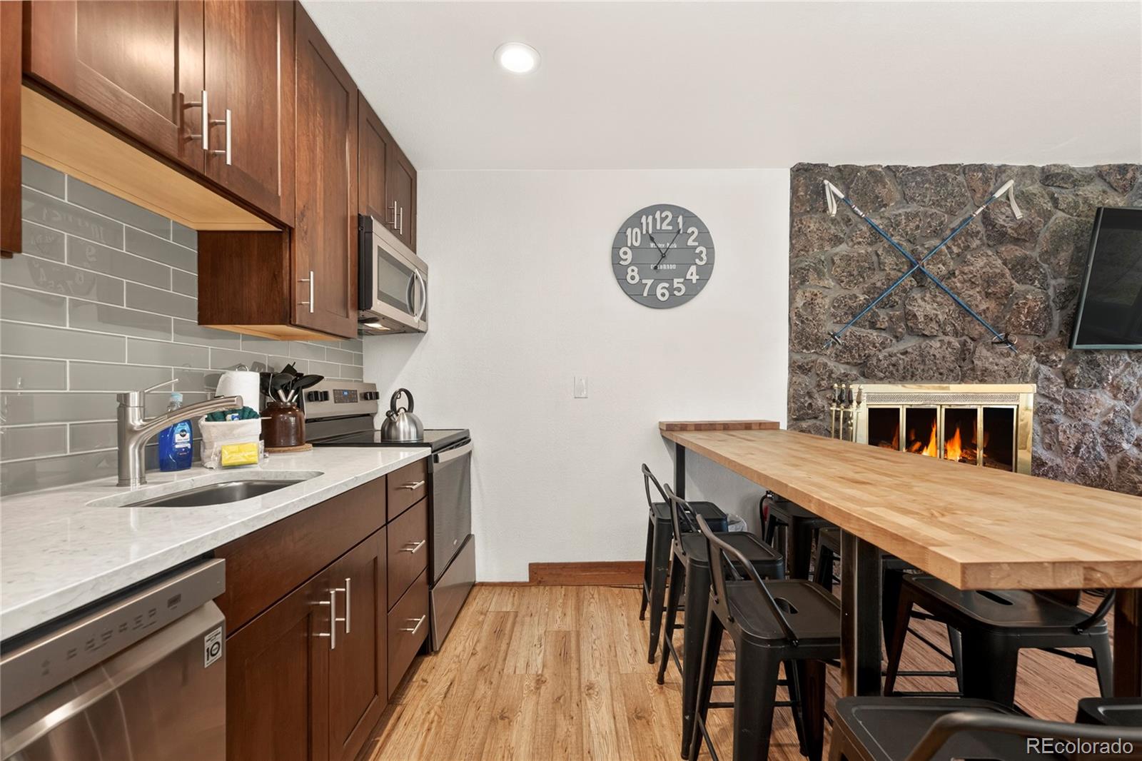 518 Hi Country Drive 13-14