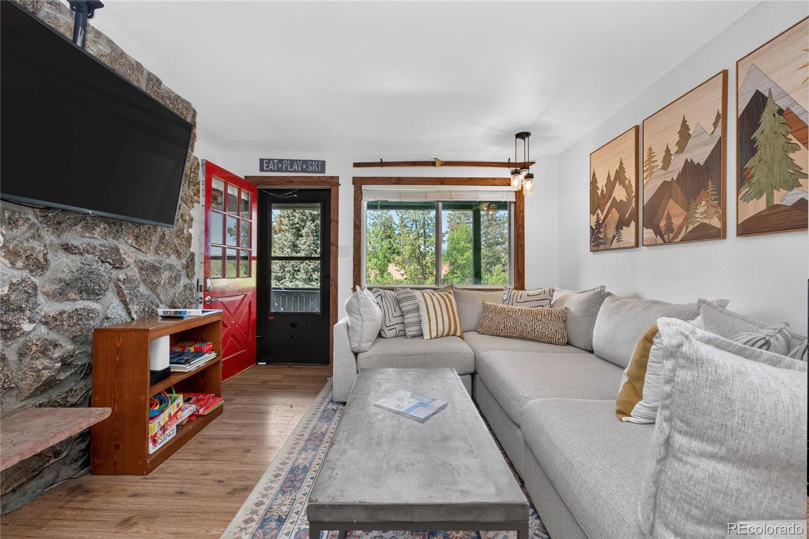 518 Hi Country Drive 13-14