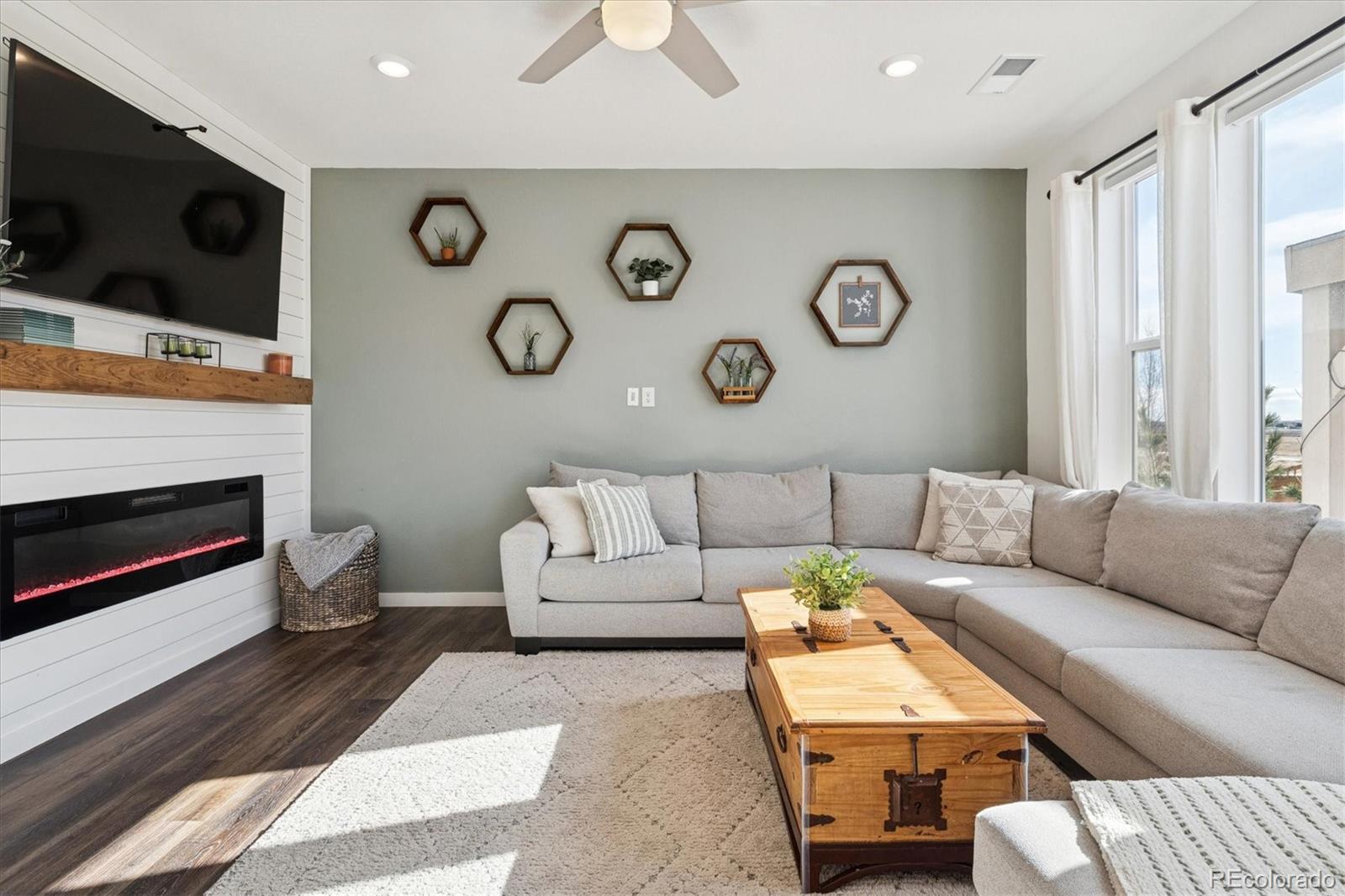 3530 Sawtooth Street