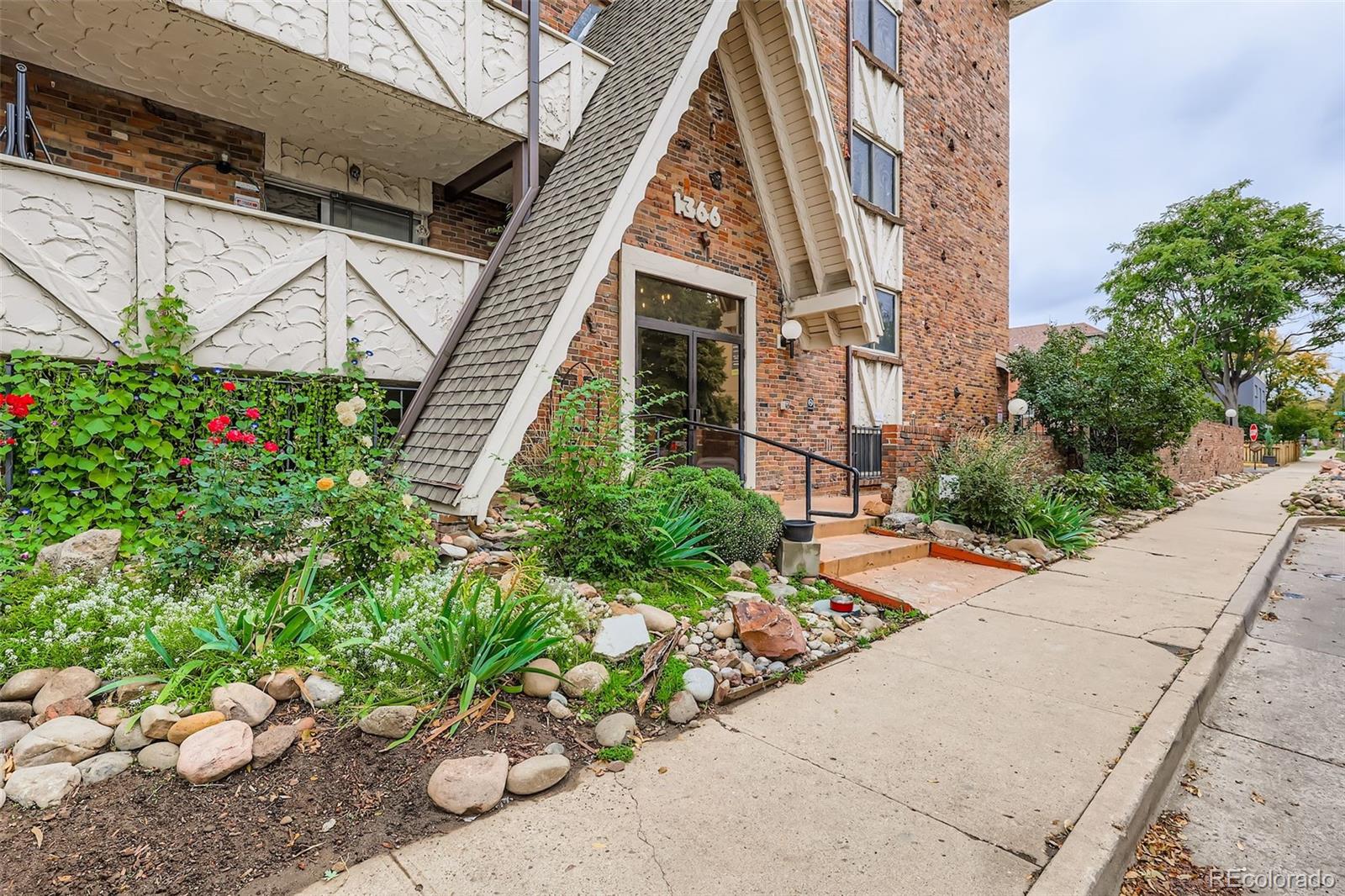 1366 Garfield Street 209