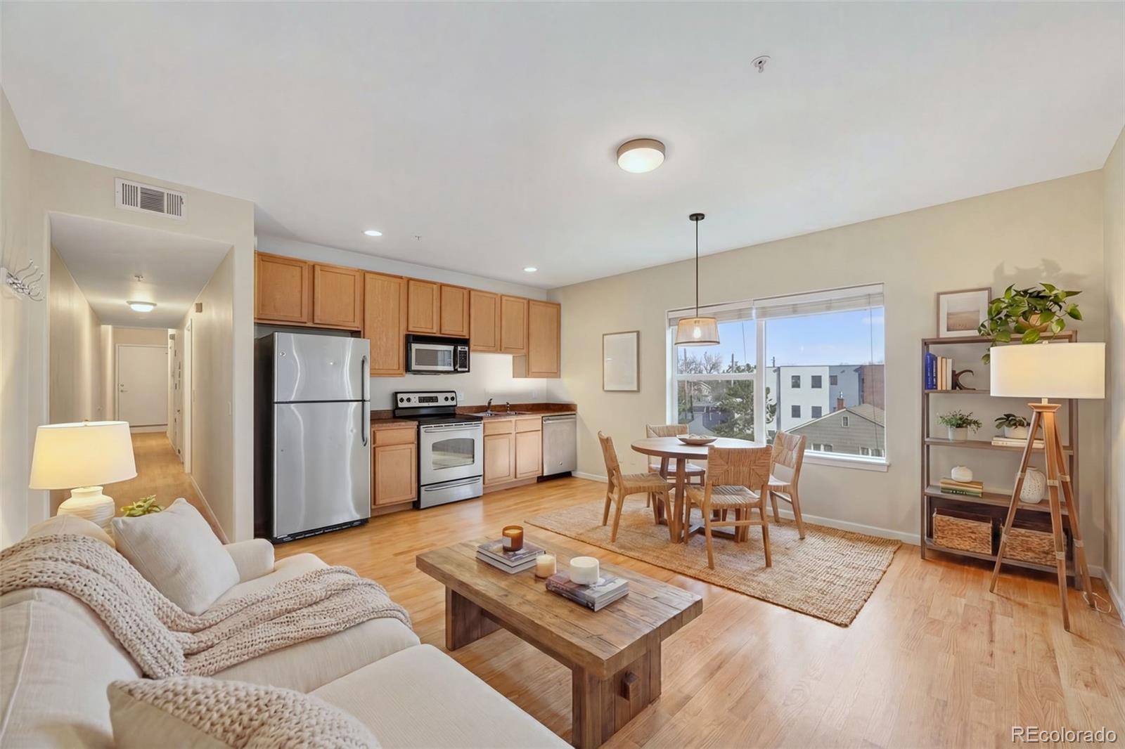 2389 S High Street 4