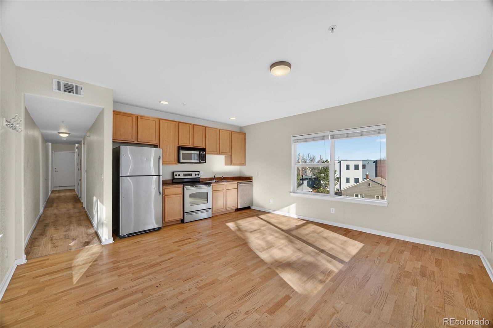 2389 S High Street 4