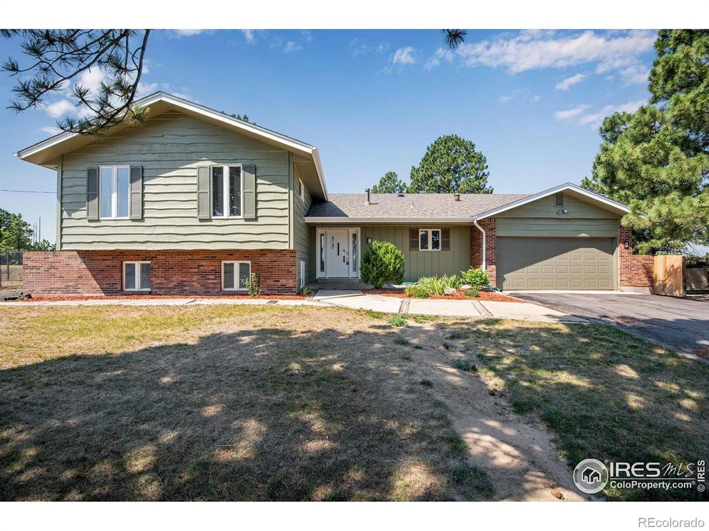 Photo of 12250 Evergreen Trail, Parker, CO 80138 (MLS # IR1040899)