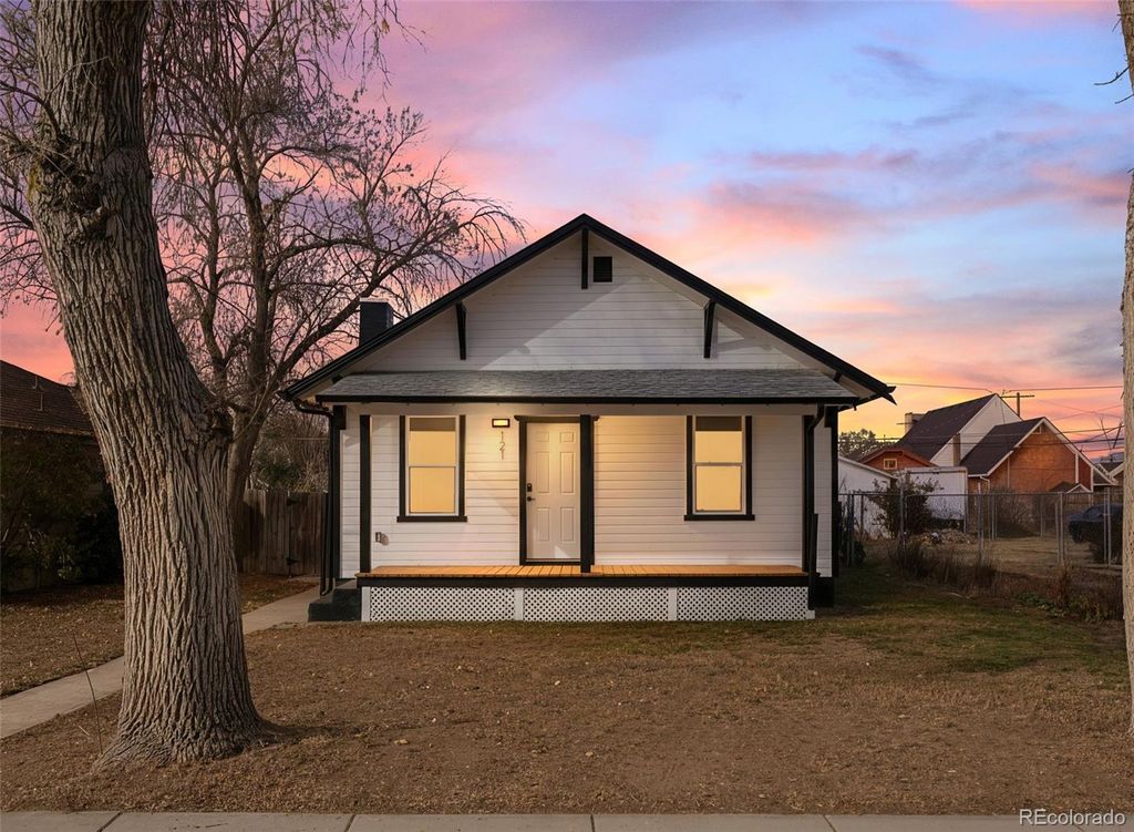 Photo of 121 S 6th Avenue, Brighton, CO 80601 (MLS # 7920494)