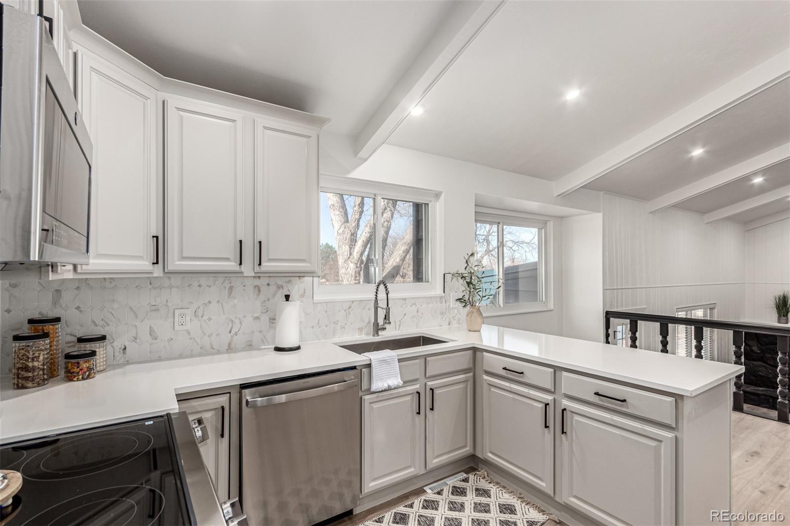 6460 E Maplewood Avenue