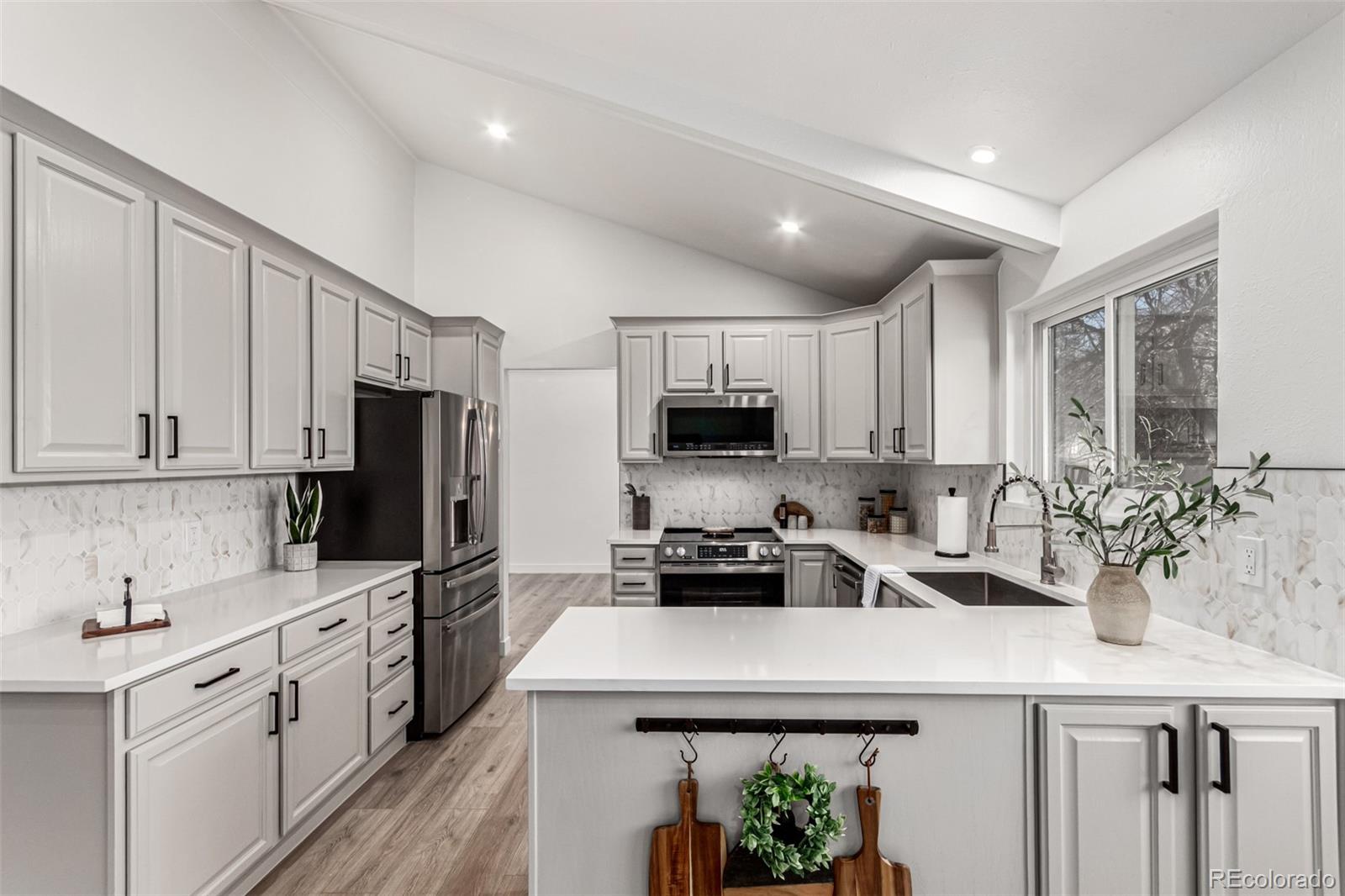 6460 E Maplewood Avenue