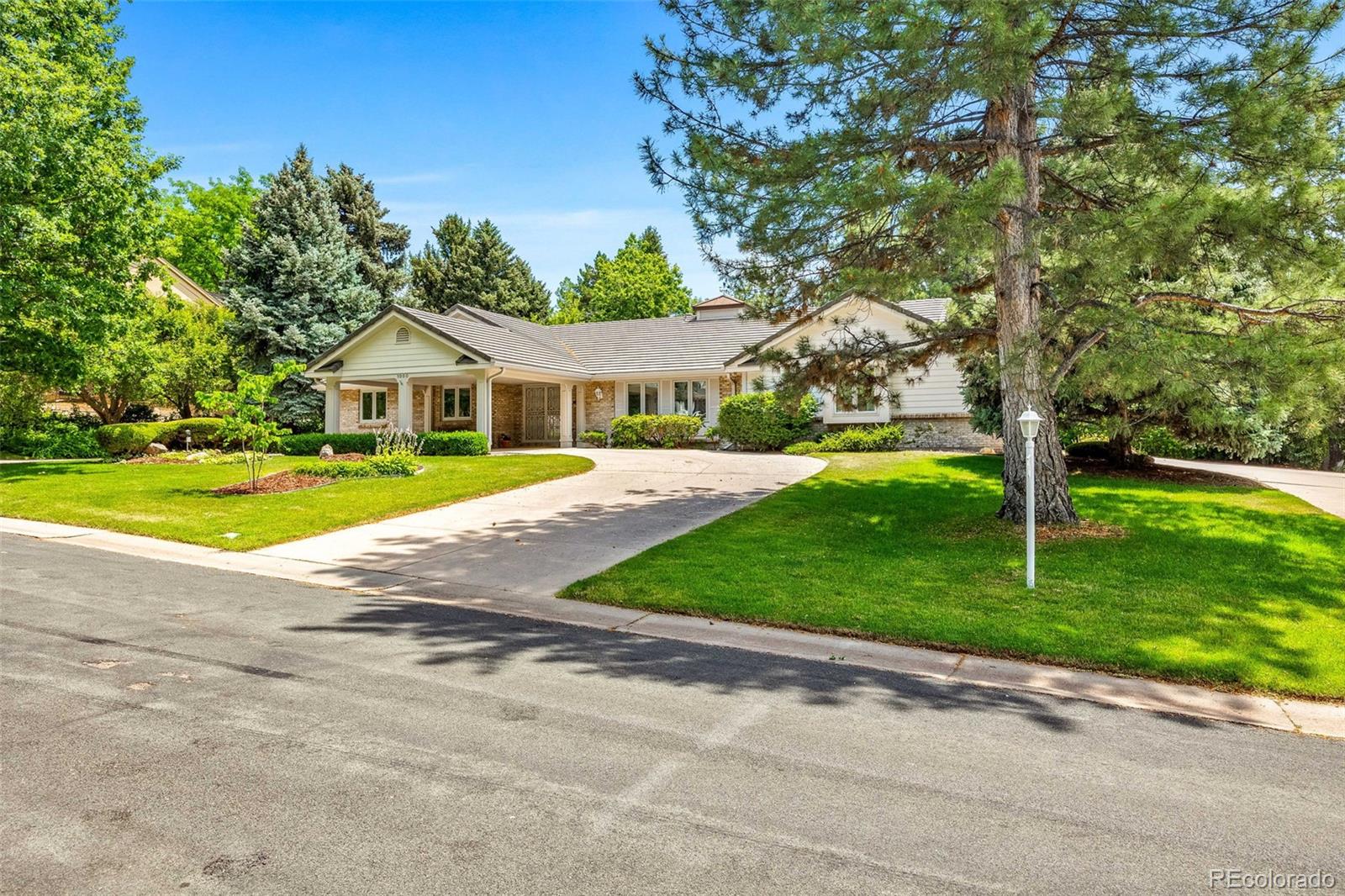 1000 Green Oaks Drive
